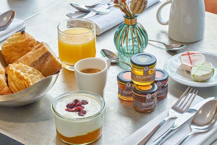 Breakfast/Coffee Service 53 of 77