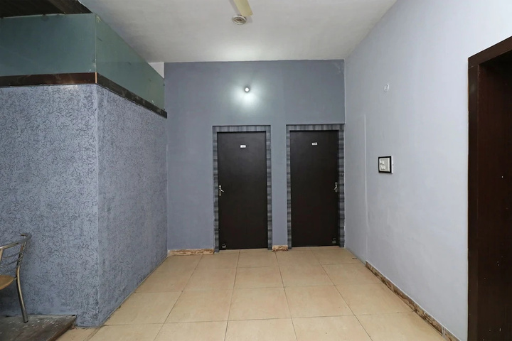 Room 13 of 17