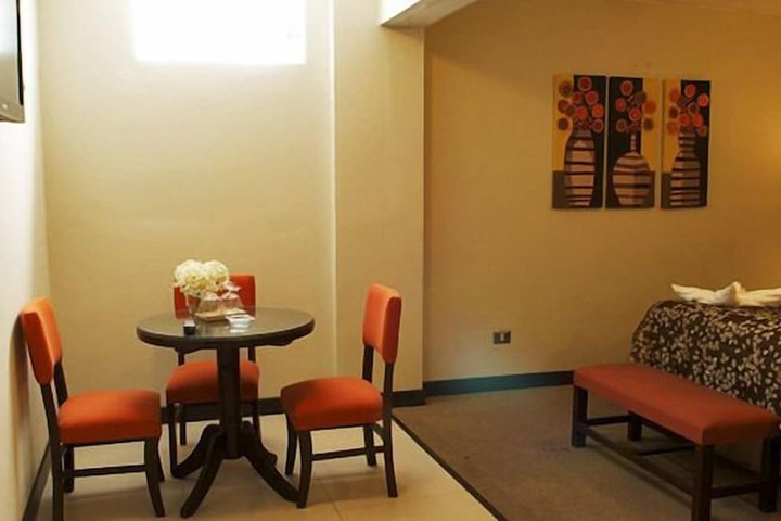 Room 12 of 36