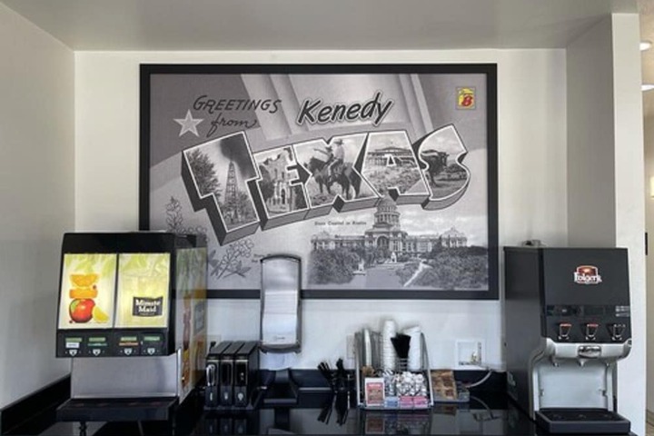 Breakfast/Coffee Service 17 of 30