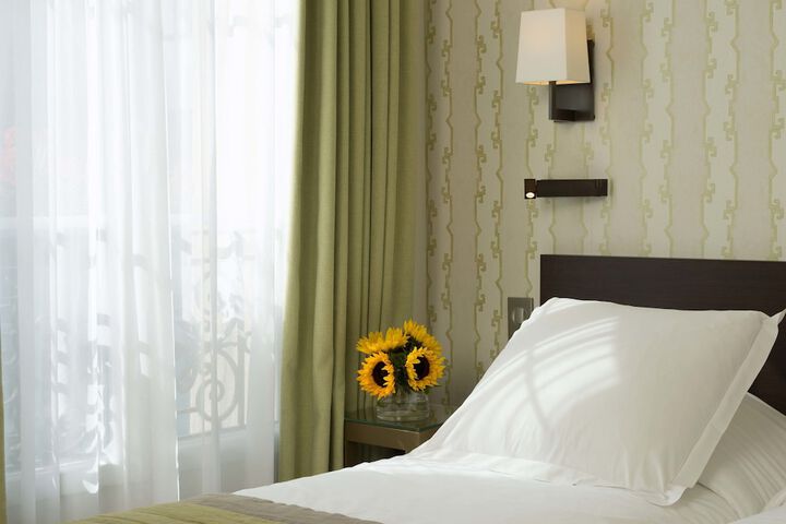 Room 7 of 42
