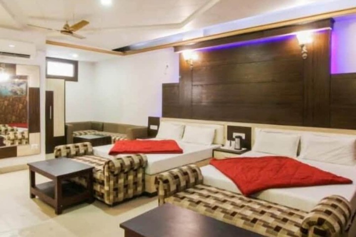 Room 4 of 27