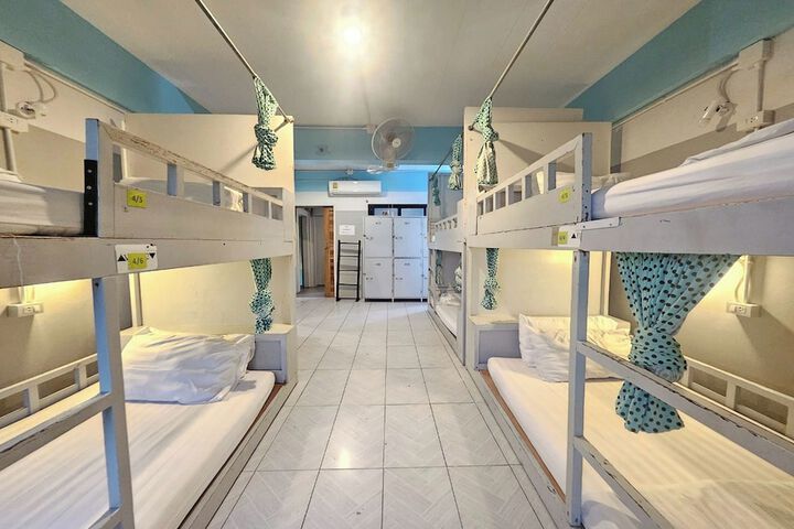 Room 54 of 94