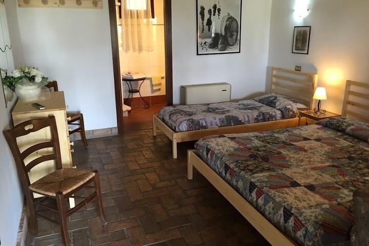 Room 27 of 78