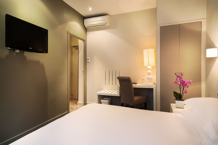 Room 15 of 37