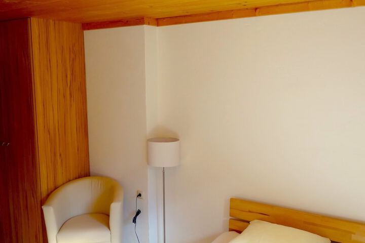 Room 5 of 61