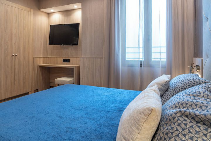 Room 32 of 124