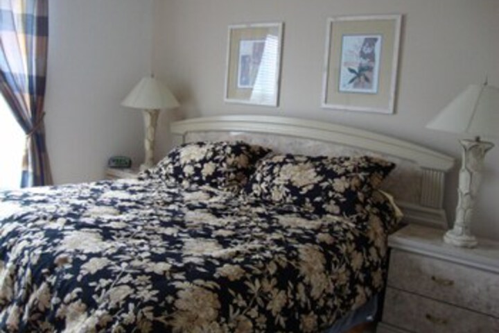 Room 35 of 65