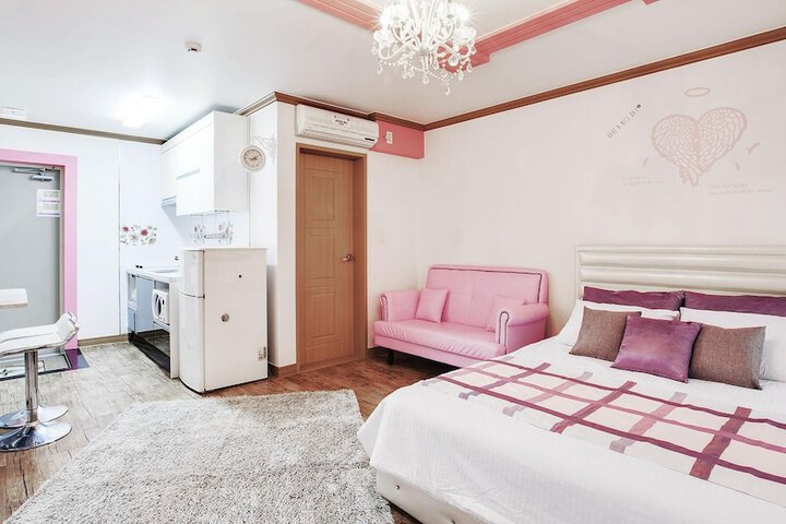 Room 4 of 34