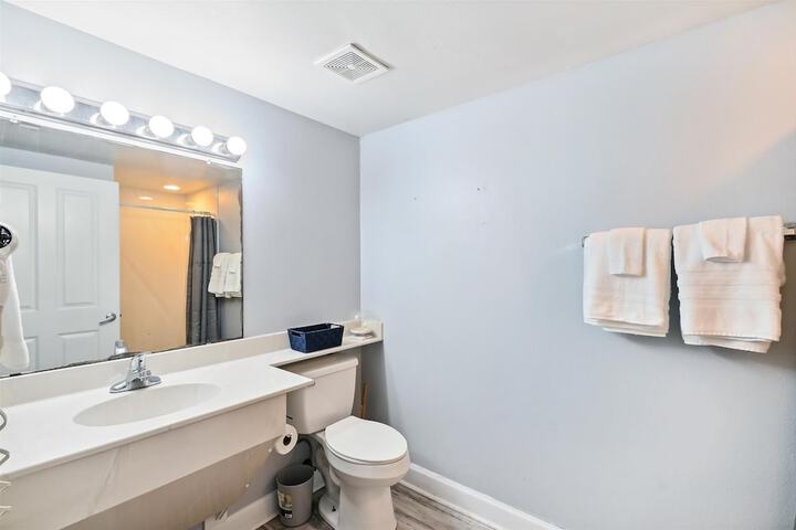 Room 12 of 47