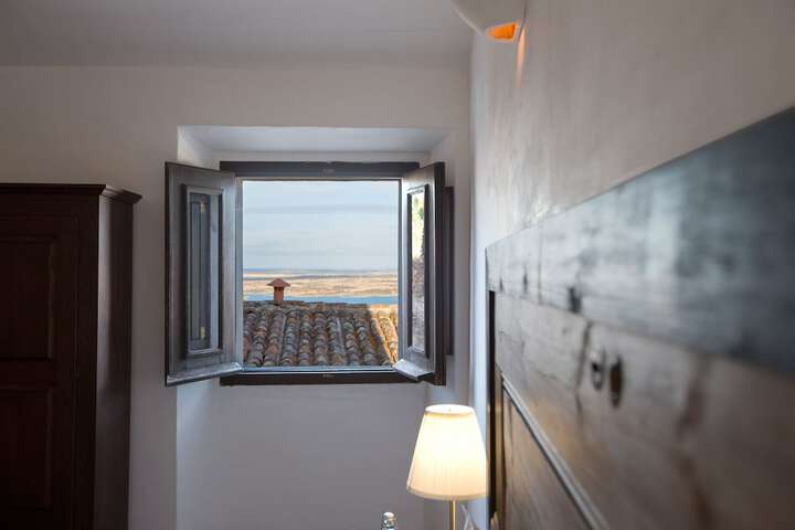 Room 28 of 61