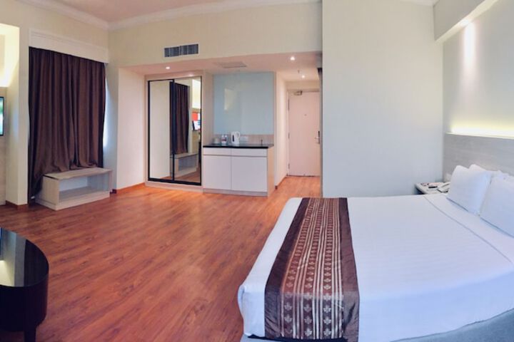 Room 9 of 61