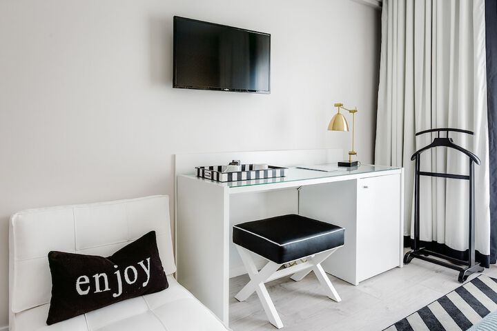 Room 15 of 64