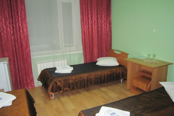 Room 4 of 13
