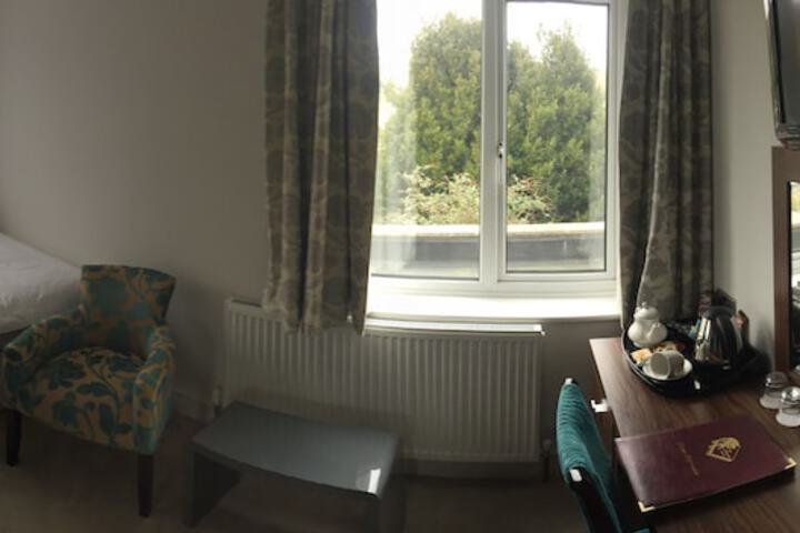 Room 14 of 96