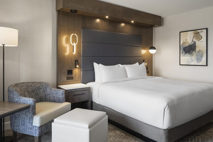 Room 6 of 61