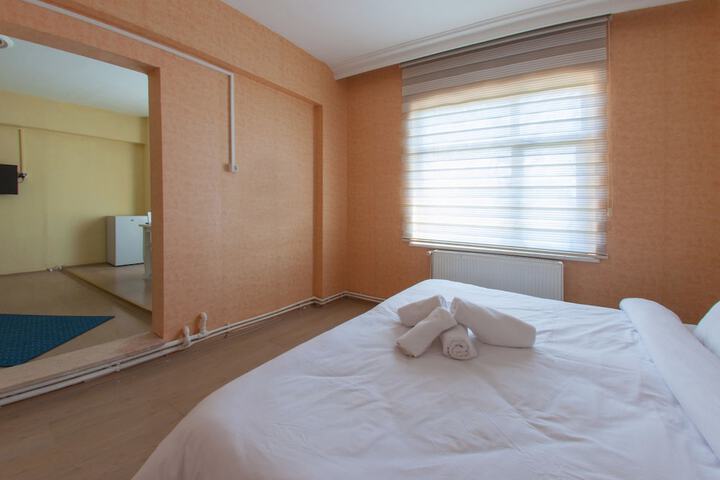 Room 7 of 25