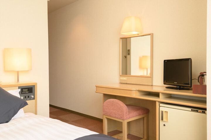 Room 3 of 47