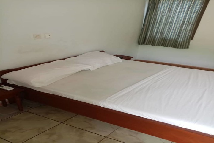 Room 12 of 12