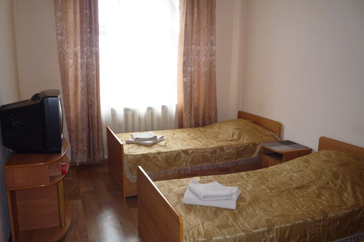 Room 8 of 75