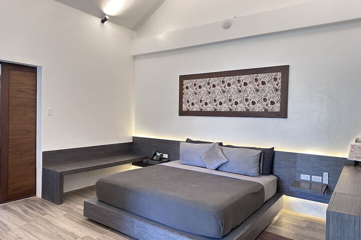 Room 12 of 169