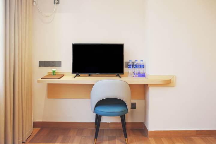 Room 16 of 30