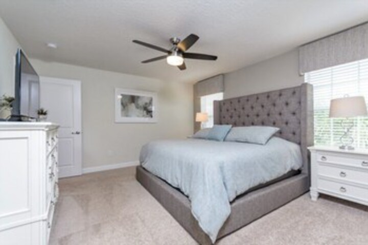 Room 12 of 26