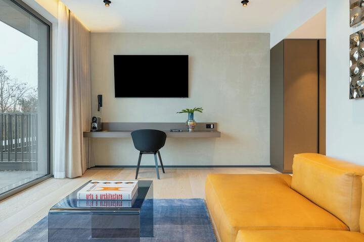 Room 10 of 40