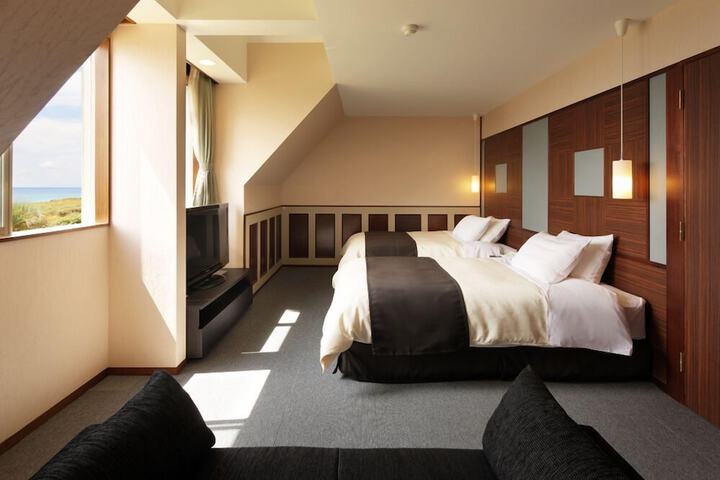Room 2 of 2