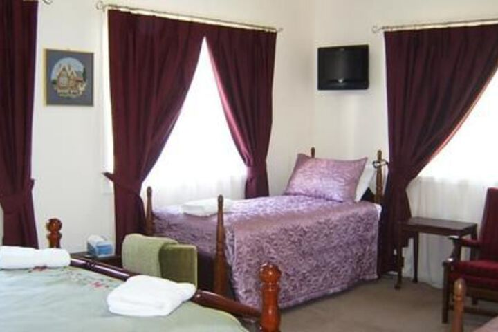 Room 3 of 9