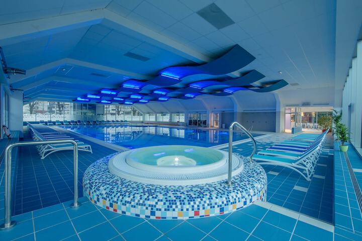 Pool 39 of 49