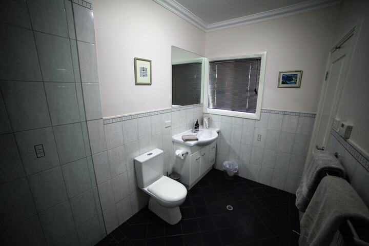 Room 17 of 36