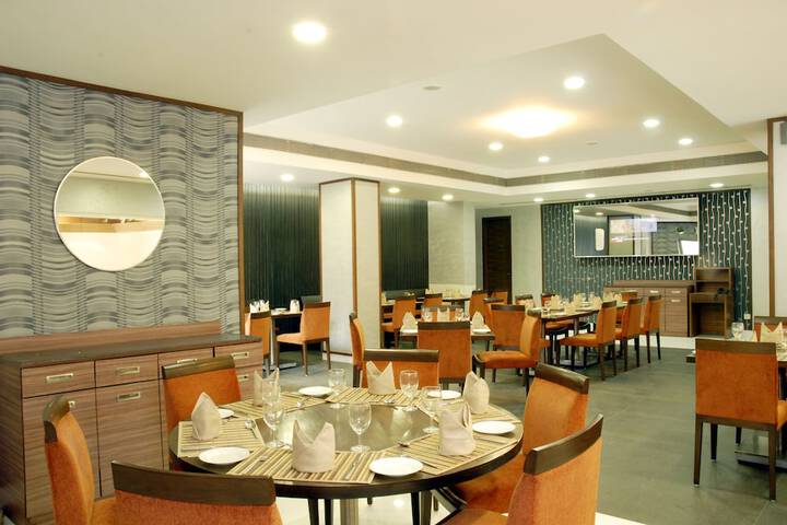 Dining 38 of 64