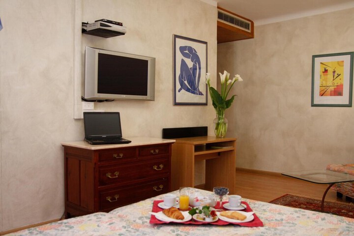 Room 12 of 49
