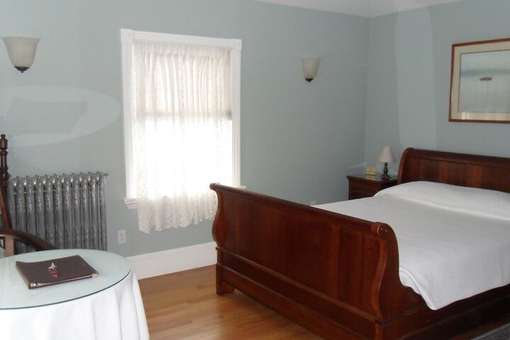 Room 12 of 22