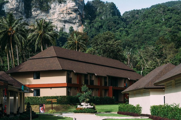 Hotel Exterior 89 of 94