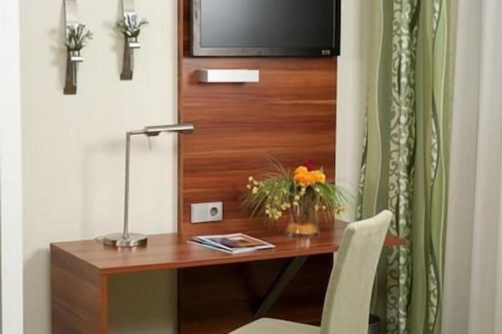 Room 6 of 21