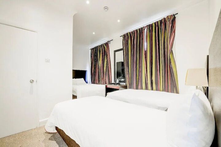 Room 5 of 37