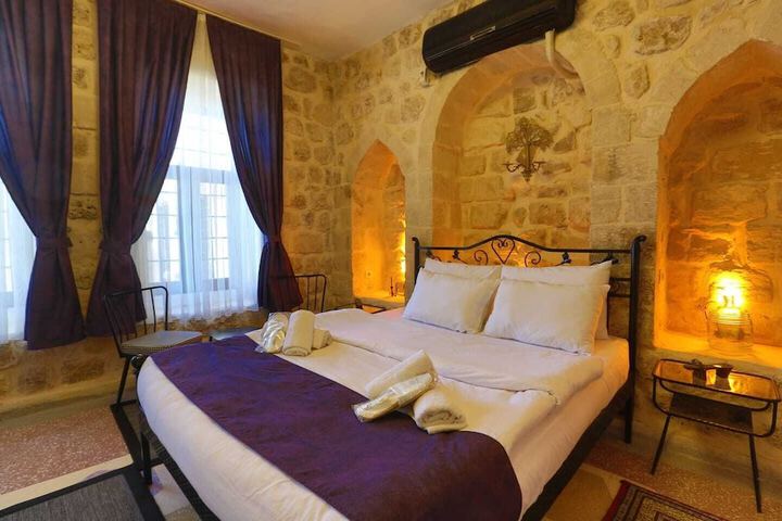 Room 25 of 74