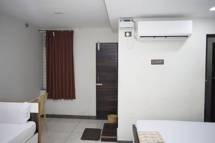 Room 14 of 49