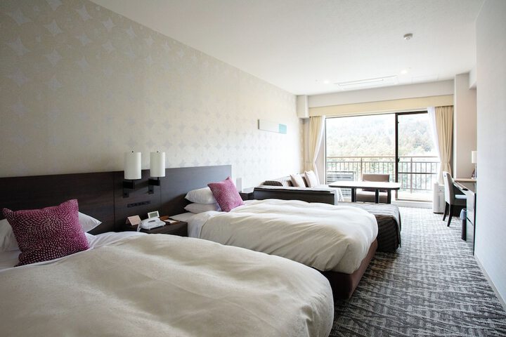 Room 2 of 20