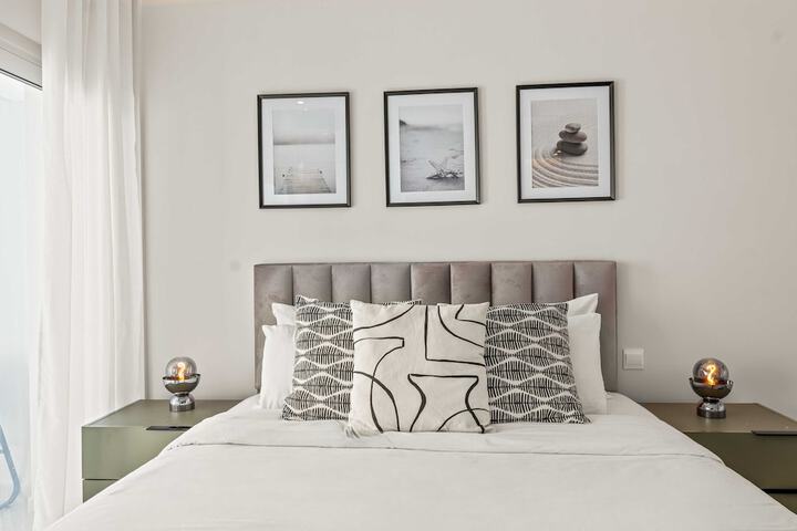 Room 3 of 10