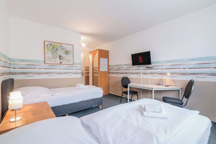 Room 13 of 35
