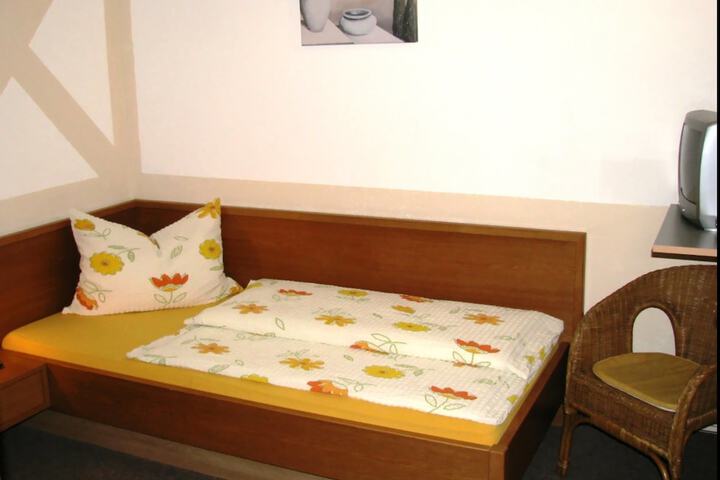 Room 5 of 34