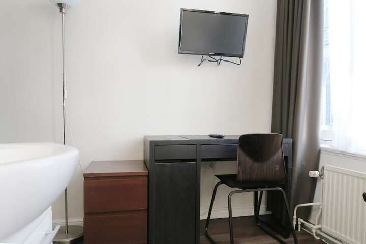 Room 18 of 53