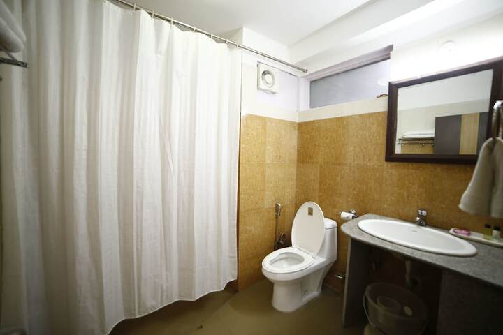 Room 21 of 29