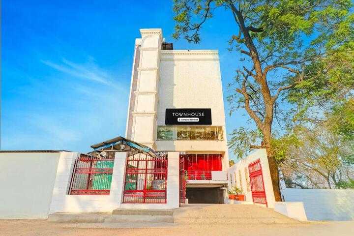 Townhouse Patel Nagar Near Saharanpur Chowk Dehradun Formerly Calista Square