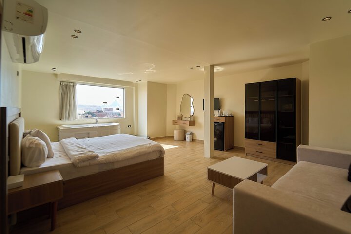 Room 45 of 174