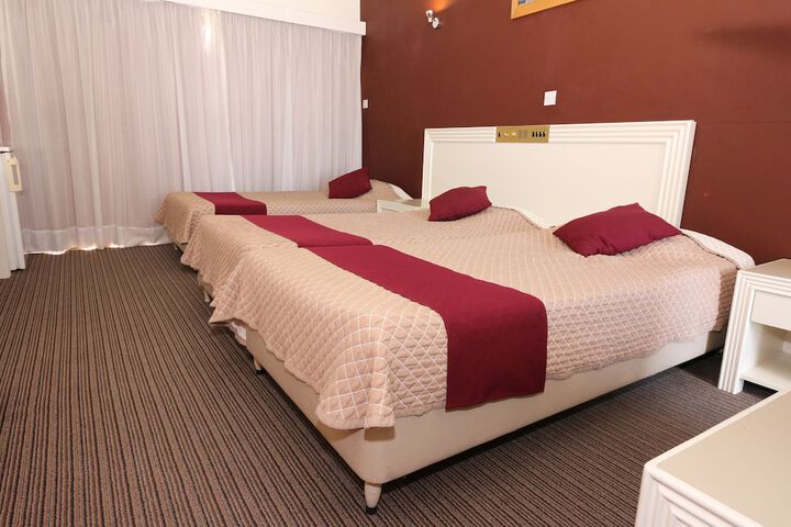 Room 5 of 45