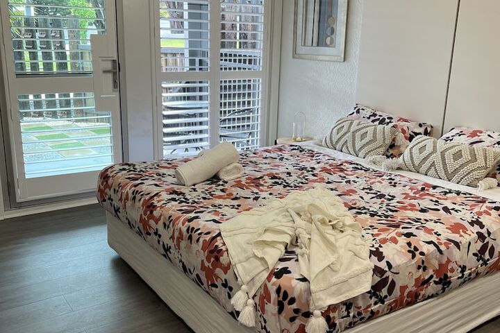 Room 3 of 16